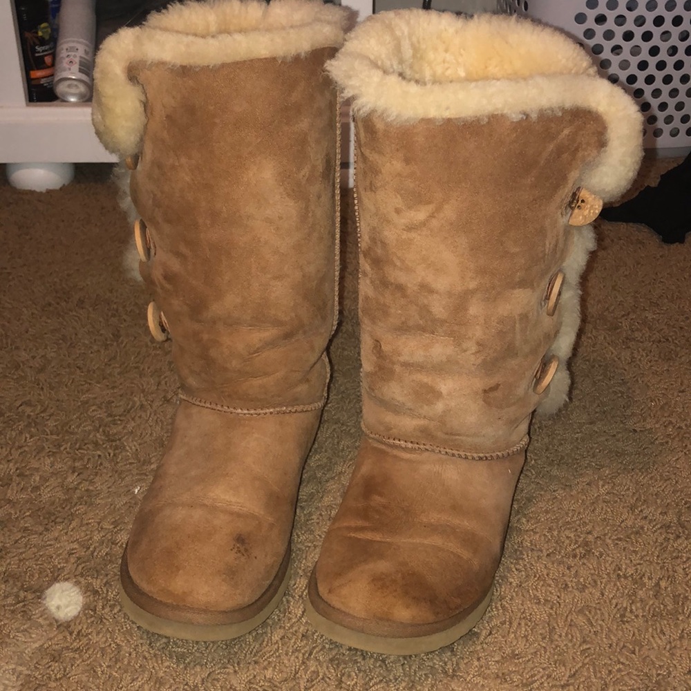 3 button tall uggs
